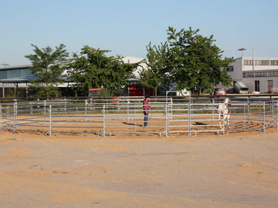 Mobilní kruhová jízdárna pro koně